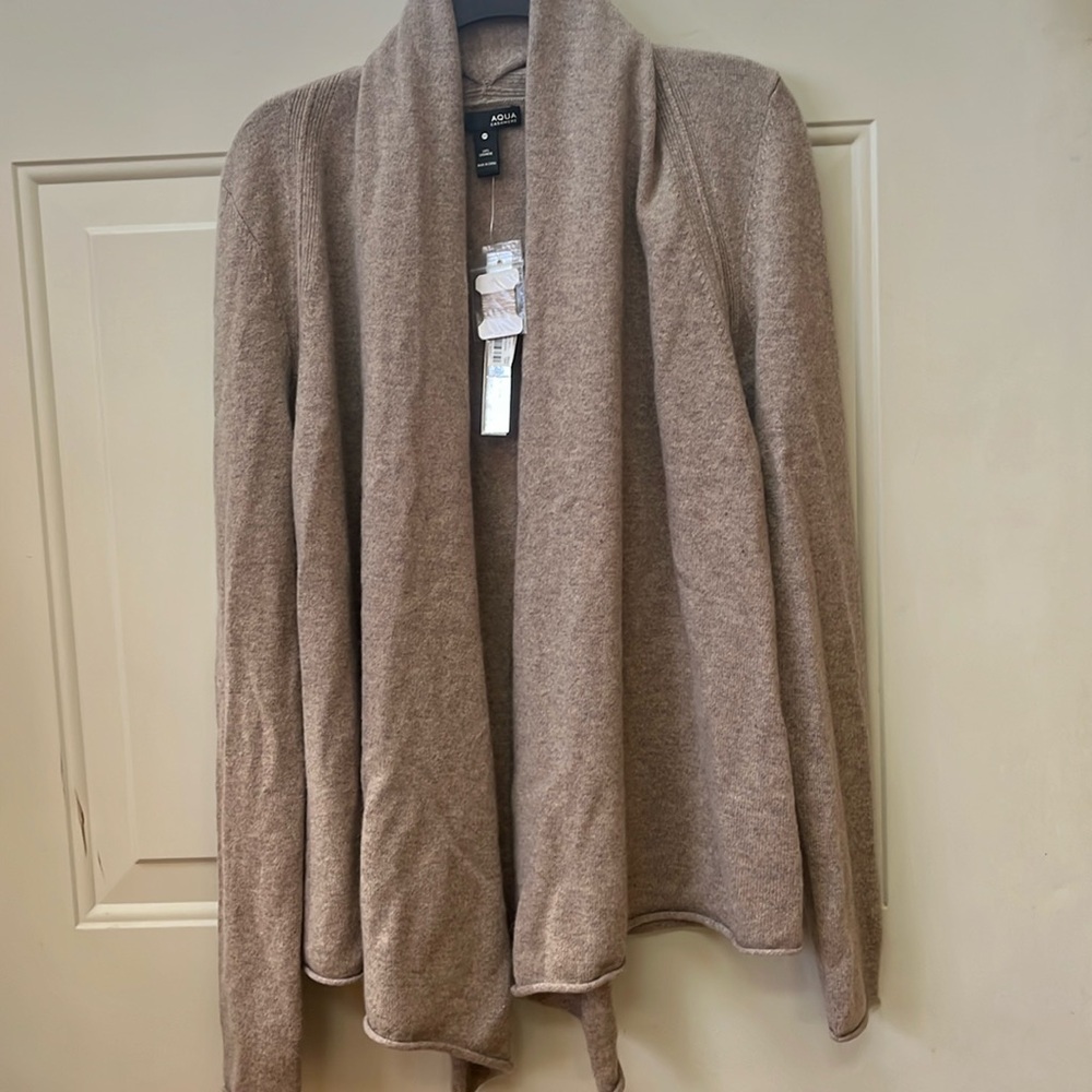 NWT Aqua Cashmere XS Wheat Open Front Sweater. Rolled hem on front and sleeve.